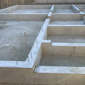 新築現場レポート　コンクリート打設～土台敷