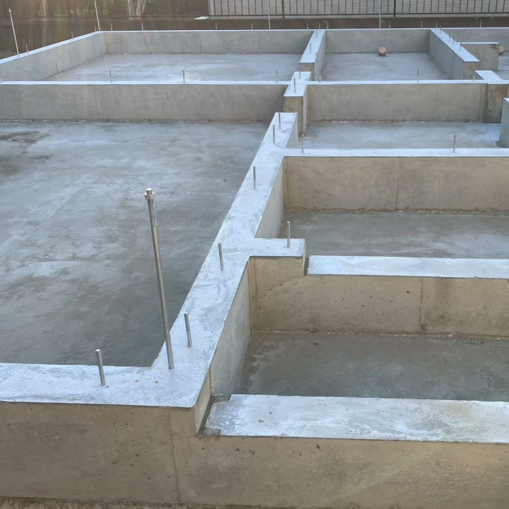 新築現場レポート　コンクリート打設～土台敷