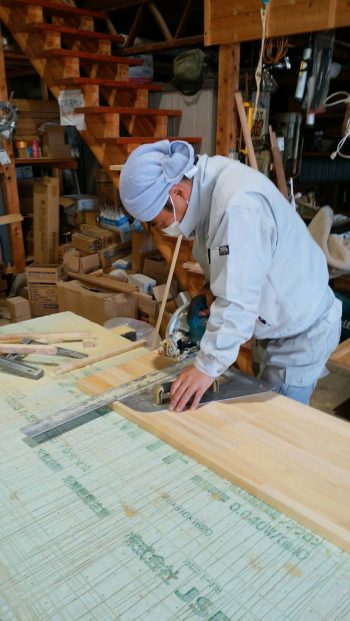 林大工さん☺　今日から家具製作