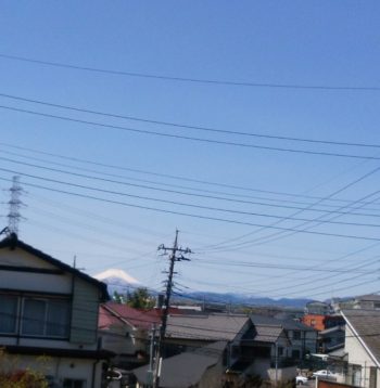 白く光るような富士山　(^^♪